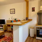 Mignon Et Cosy A Cote De La Lägenhet